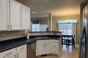 372 Pine Lake Cir, Vernon Hills, IL 60061 - Photo 13