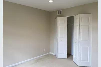 372 Pine Lake Circle, Vernon Hills, IL 60061 - Photo 5