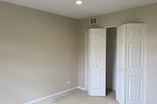 372 Pine Lake Cir, Vernon Hills, IL 60061 - Photo 5