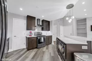 1251 Rosewood Ct, Schaumburg, IL 60193 - Photo 7