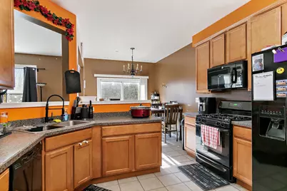 1563 Yellowstone Drive, Streamwood, IL 60107 - Photo 7