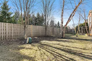 1563 Yellowstone Dr, Streamwood, IL 60107 - Photo 11