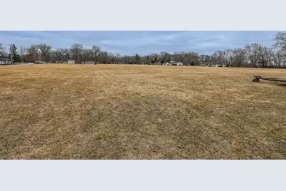 2821 Shadow Road, Momence, IL 60954 - Photo 37