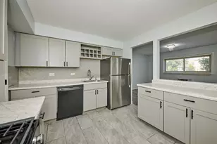 1320A Lore Ln, Lombard, IL 60148 - Photo 23