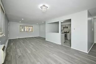 1320A Lore Ln, Lombard, IL 60148 - Photo 15