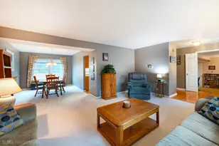 621 Kirkland Dr, Algonquin, IL 60102 - Photo 5