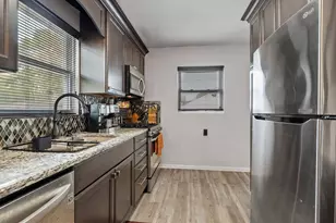 219 Oneill St, Joliet, IL 60436 - Photo 7