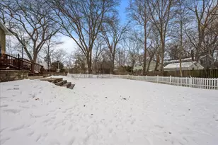 265 Dickens St, Northfield, IL 60093 - Photo 41