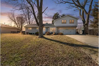 5524 S Bruner Street, Hinsdale, IL 60521 - Photo 1