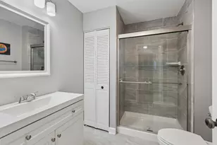 724 Maplewood Ct, Willowbrook, IL 60527 - Photo 11