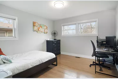 702 W Lonnquist Boulevard, Mount Prospect, IL 60056 - Photo 15