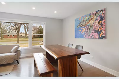 702 W Lonnquist Boulevard, Mount Prospect, IL 60056 - Photo 7