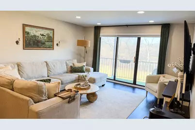 250 W Parliament Place #301, Mount Prospect, IL 60056 - Photo 5