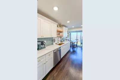 250 W Parliament Place #301, Mount Prospect, IL 60056 - Photo 13