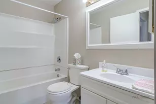 12 Oak Valley Dr, Cary, IL 60013 - Photo 15