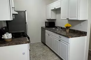 12 Oak Valley Dr, Cary, IL 60013 - Photo 7