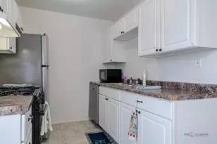 12 Oak Valley Dr, Cary, IL 60013 - Photo 11