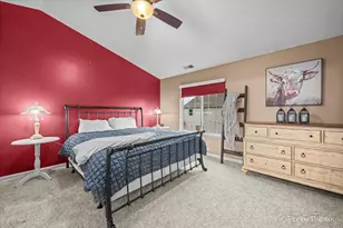 659 S Rosehall Ln, Round Lake, IL 60073 - Photo 11