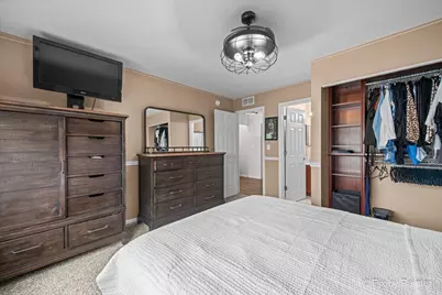 659 S Rosehall Lane, Round Lake, IL 60073 - Photo 15