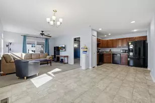 656 Vine St, Hampshire, IL 60140 - Photo 5