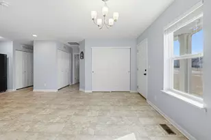 656 Vine St, Hampshire, IL 60140 - Photo 7