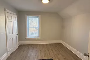 111 Center Ave, Aurora, IL 60505 - Photo 7