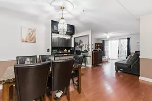 1060 N Farnsworth Ave, Aurora, IL 60505 - Photo 3