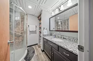 1060 N Farnsworth Ave, Aurora, IL 60505 - Photo 13