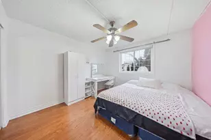 1060 N Farnsworth Ave, Aurora, IL 60505 - Photo 9