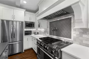 219 N Clinton Ave, Elmhurst, IL 60126 - Photo 19