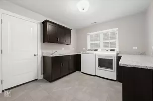 219 N Clinton Ave, Elmhurst, IL 60126 - Photo 53