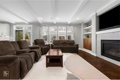 219 N Clinton Avenue, Elmhurst, IL 60126 - Photo 11