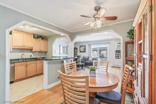 2413 Randall Ln, Arlington Heights, IL 60004 - Photo 5