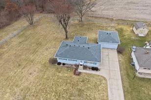 274 W Center St, Burlington, IL 60109 - Photo 43