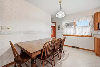 274 W Center Street, Burlington, IL 60109 - Photo 11