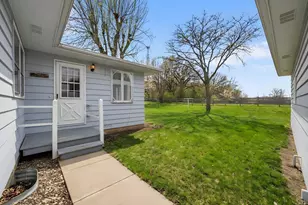 274 W Center St, Burlington, IL 60109 - Photo 37