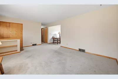 274 W Center Street, Burlington, IL 60109 - Photo 15