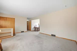 274 W Center St, Burlington, IL 60109 - Photo 15