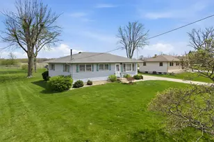 274 W Center St, Burlington, IL 60109 - Photo 35