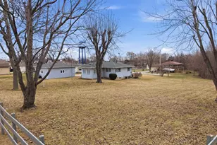 274 W Center St, Burlington, IL 60109 - Photo 49