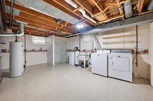 274 W Center St, Burlington, IL 60109 - Photo 29