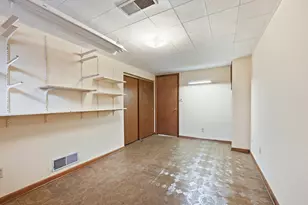 274 W Center St, Burlington, IL 60109 - Photo 27