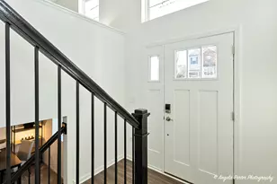 402 Neubauer Circle, Lindenhurst, IL 60046 - Photo 3