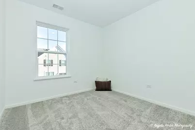 402 Neubauer Circle, Lindenhurst, IL 60046 - Photo 23