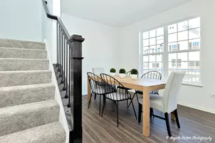 402 Neubauer Circle, Lindenhurst, IL 60046 - Photo 15