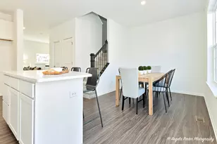 402 Neubauer Circle, Lindenhurst, IL 60046 - Photo 11