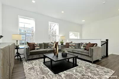 402 Neubauer Circle, Lindenhurst, IL 60046 - Photo 5