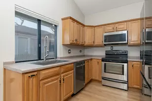 2010 Carriage Hill Rd, Lisle, IL 60532 - Photo 13