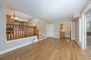 2010 Carriage Hill Rd, Lisle, IL 60532 - Photo 3