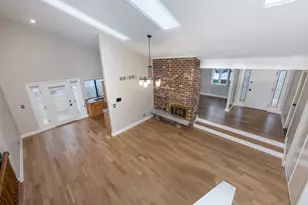 2010 Carriage Hill Rd, Lisle, IL 60532 - Photo 9